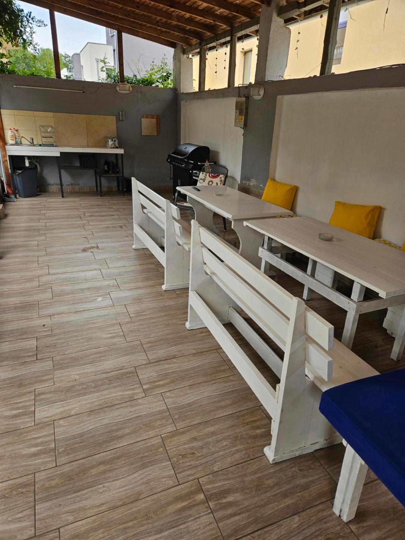 Guest House Petrovi Равда Экстерьер фото